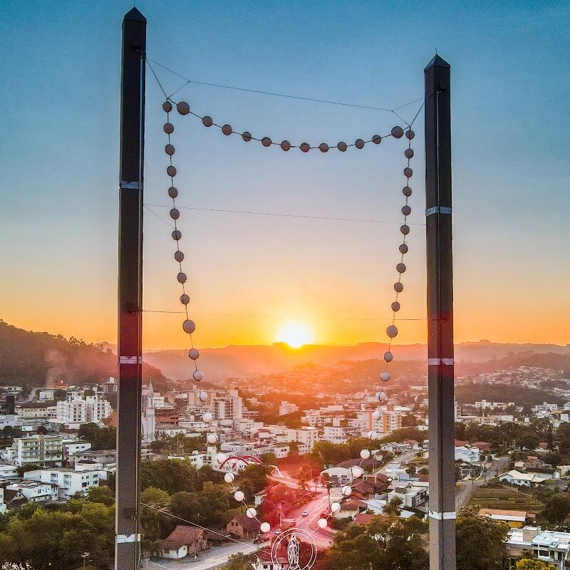 Maior Terço Suspenso do mundo é instalado